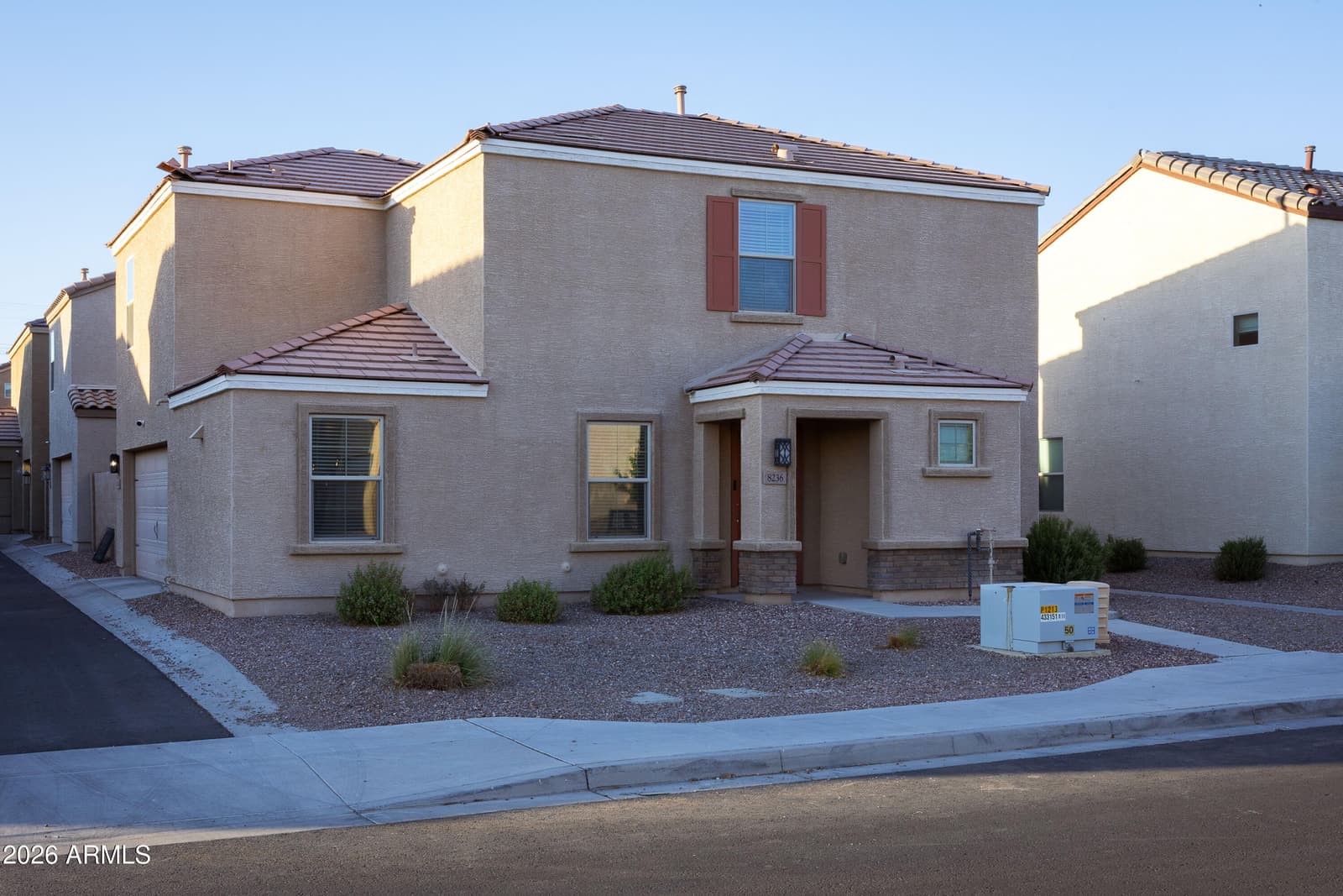 8236 W ALBENIZ Place, Phoenix, AZ 85043 — photo 3 of 29