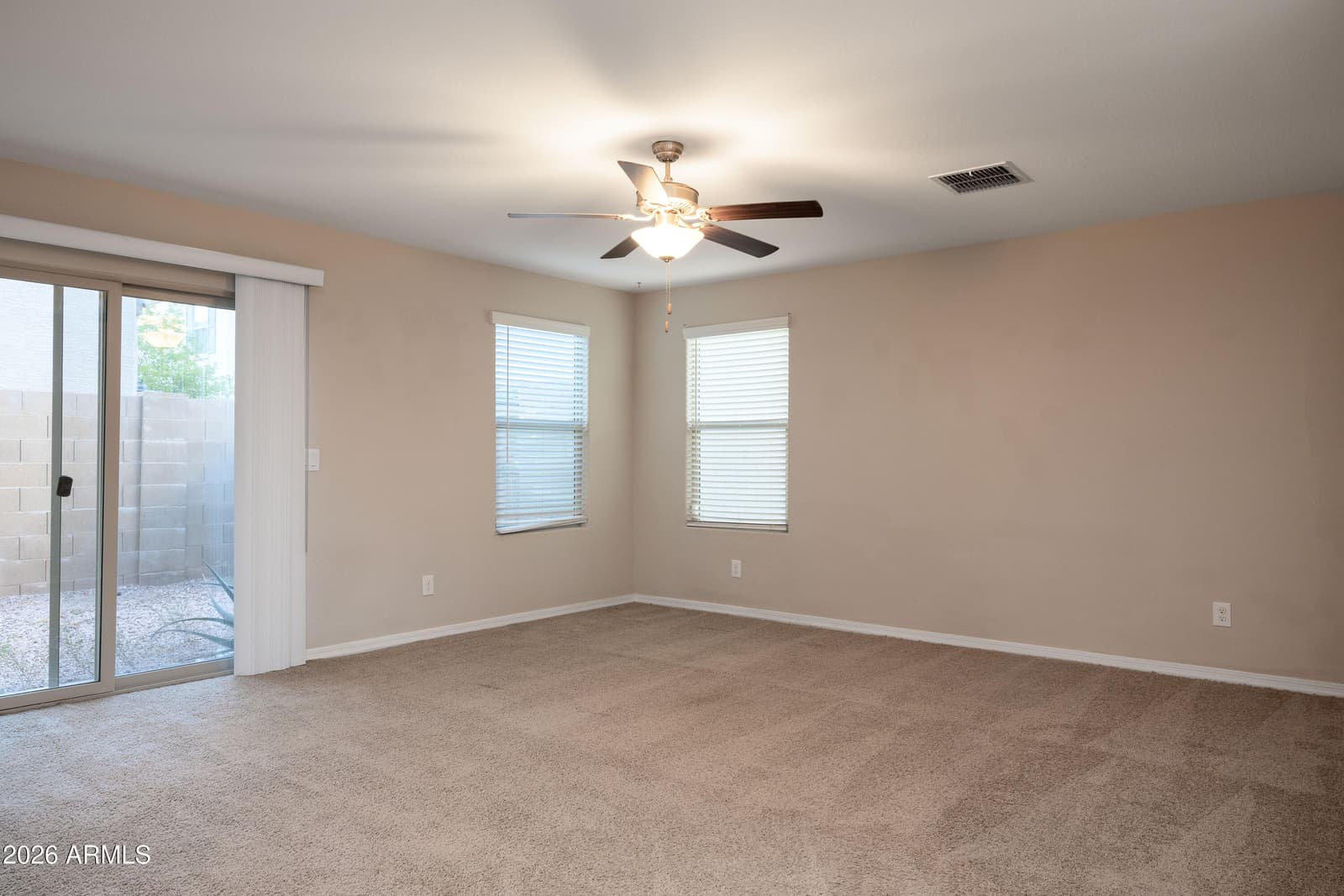 8236 W ALBENIZ Place, Phoenix, AZ 85043 — photo 8 of 29