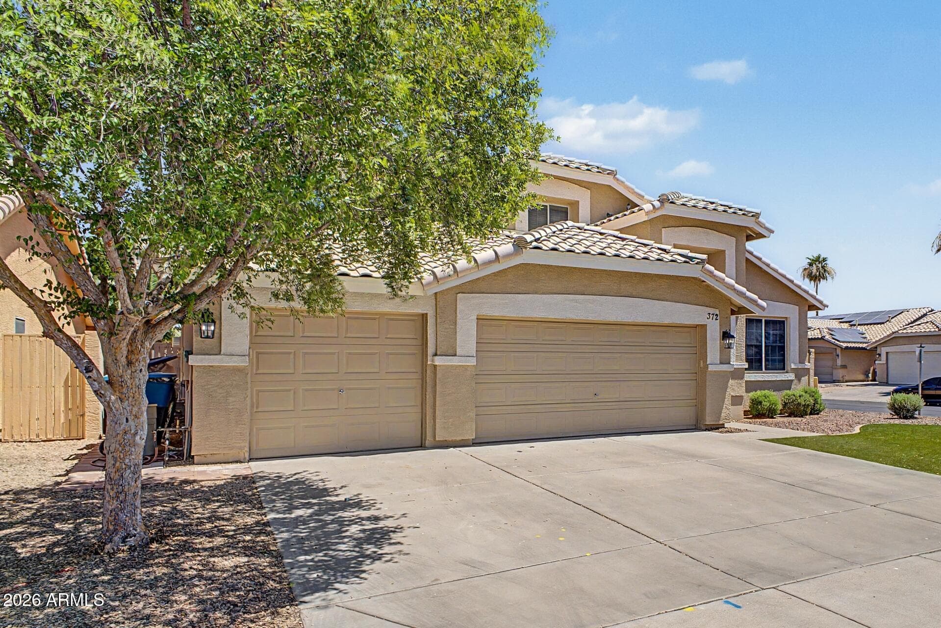 372 E ARABIAN Drive, Gilbert, AZ 85296 — photo 4 of 39