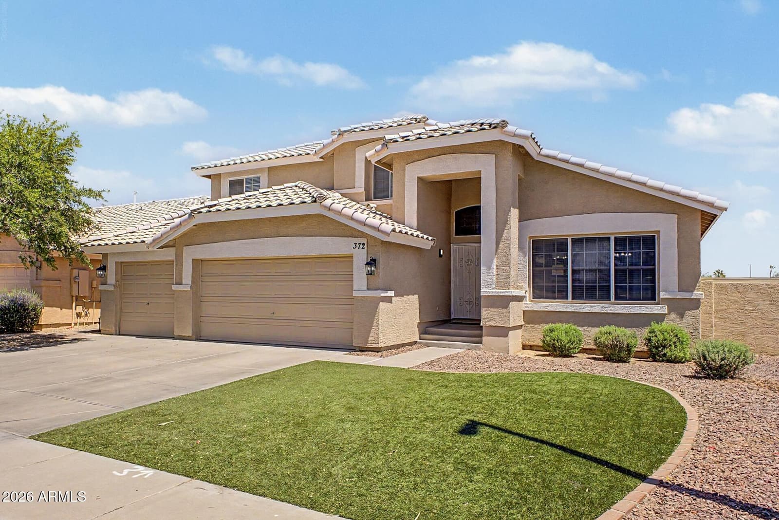 372 E ARABIAN Drive, Gilbert, AZ 85296 — photo 6 of 39