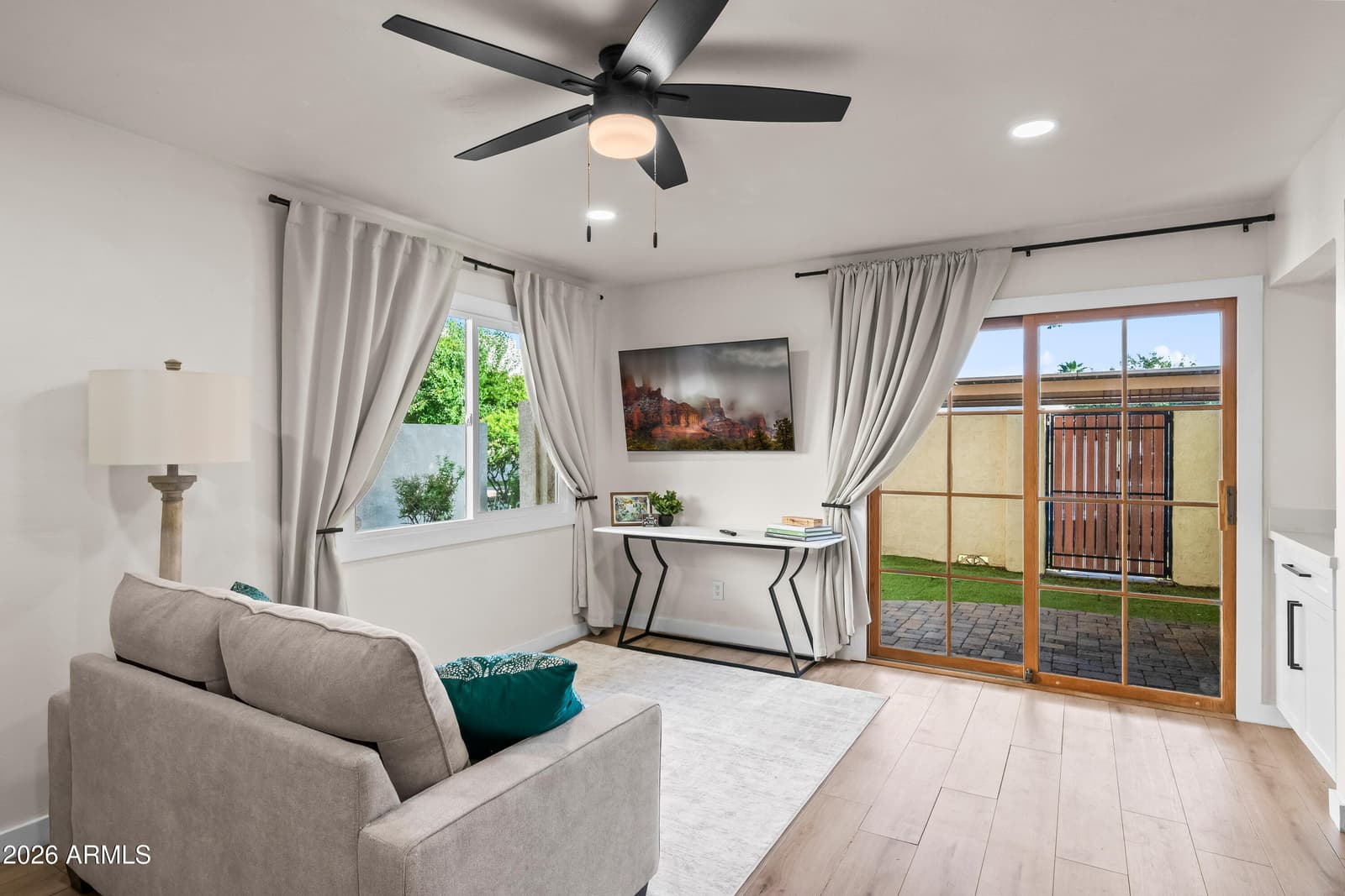 7901 E KEIM Drive, Scottsdale, AZ 85250 — photo 3 of 39