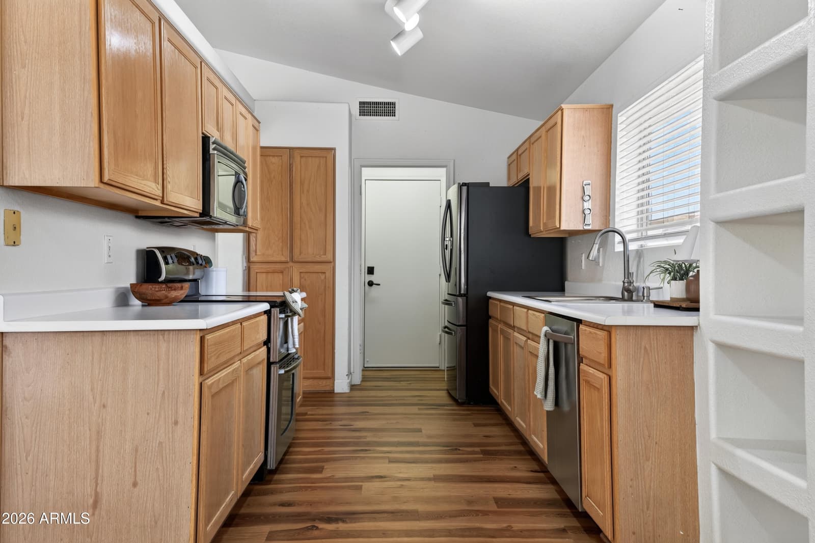 12410 W ROANOKE Avenue, Avondale, AZ 85392 — photo 5 of 32