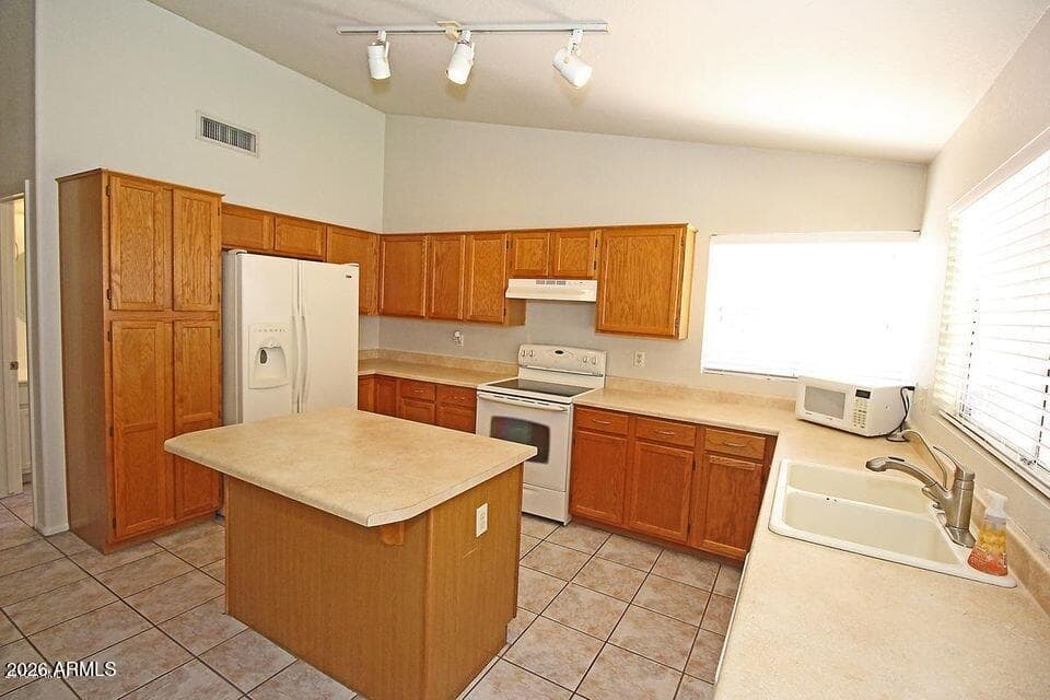 4340 E AMBER RIDGE Way, Phoenix, AZ 85048 — photo 7 of 32