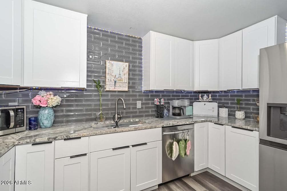 13642 N 20TH Lane N, Phoenix, AZ 85029 — photo 5 of 34
