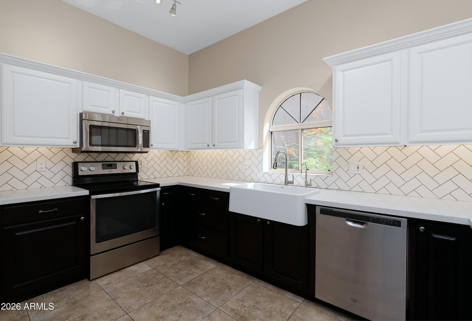 11564 W MULE DEER Court, Surprise, AZ 85378 — photo 4 of 38