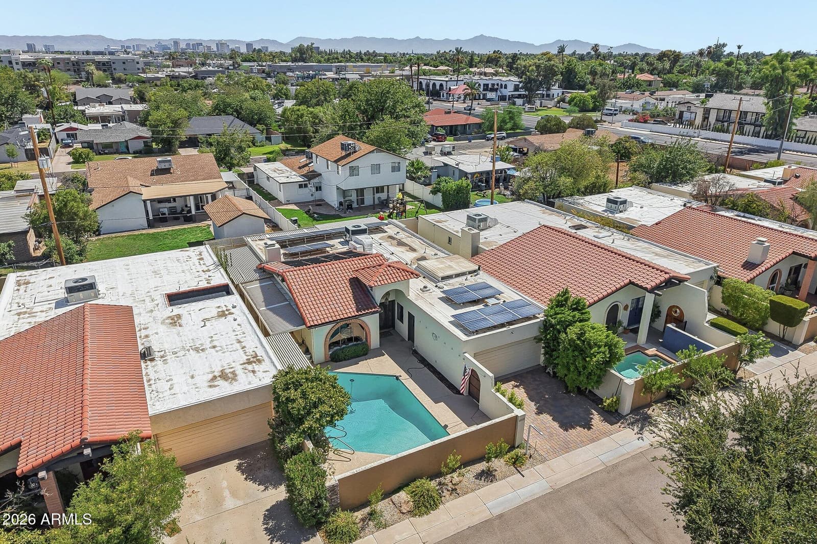 717 E TUCKEY Lane, Phoenix, AZ 85014 — photo 14 of 18