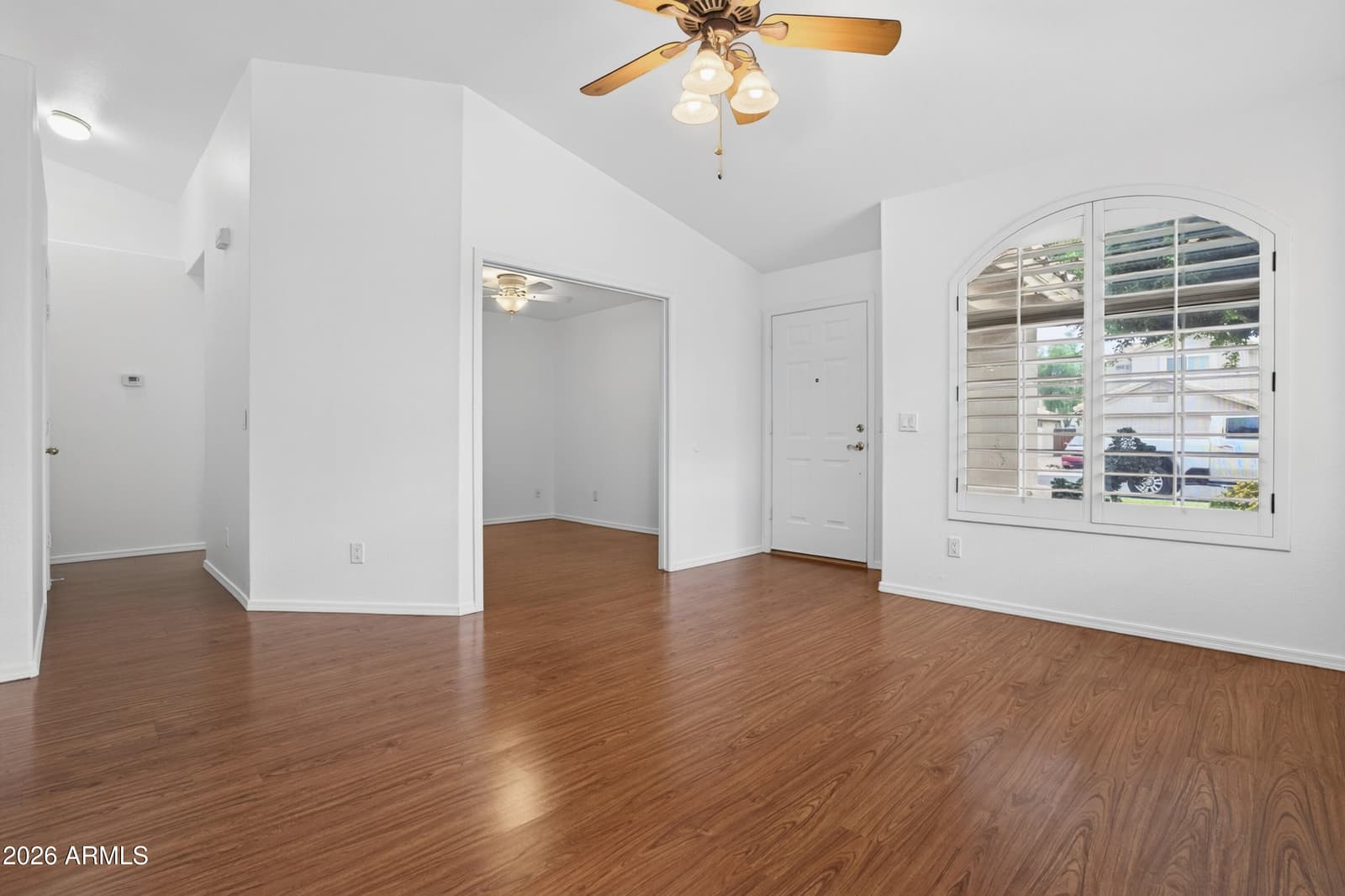 7439 W LOUISE Drive, Glendale, AZ 85310 — photo 7 of 46