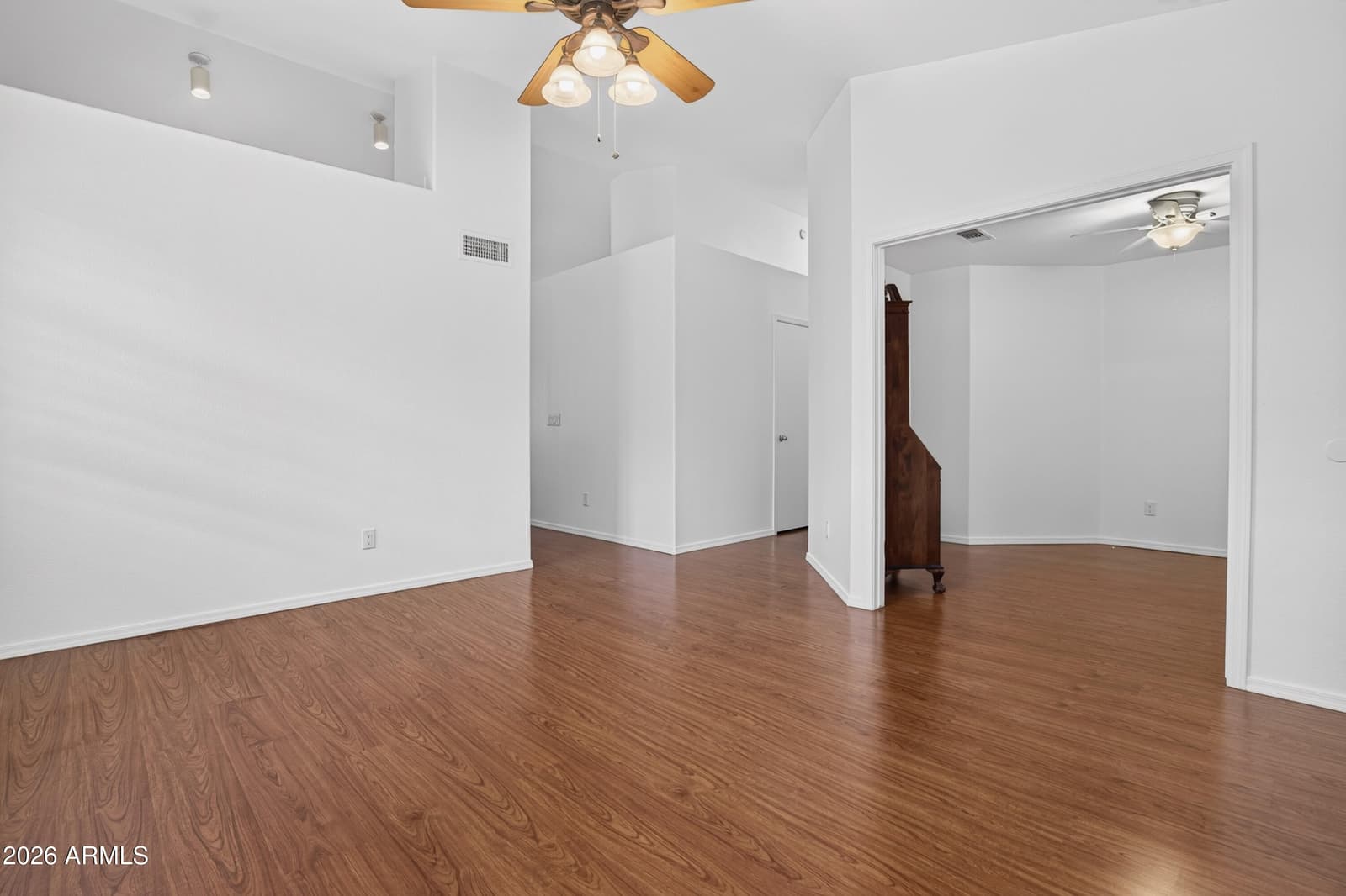 7439 W LOUISE Drive, Glendale, AZ 85310 — photo 8 of 46