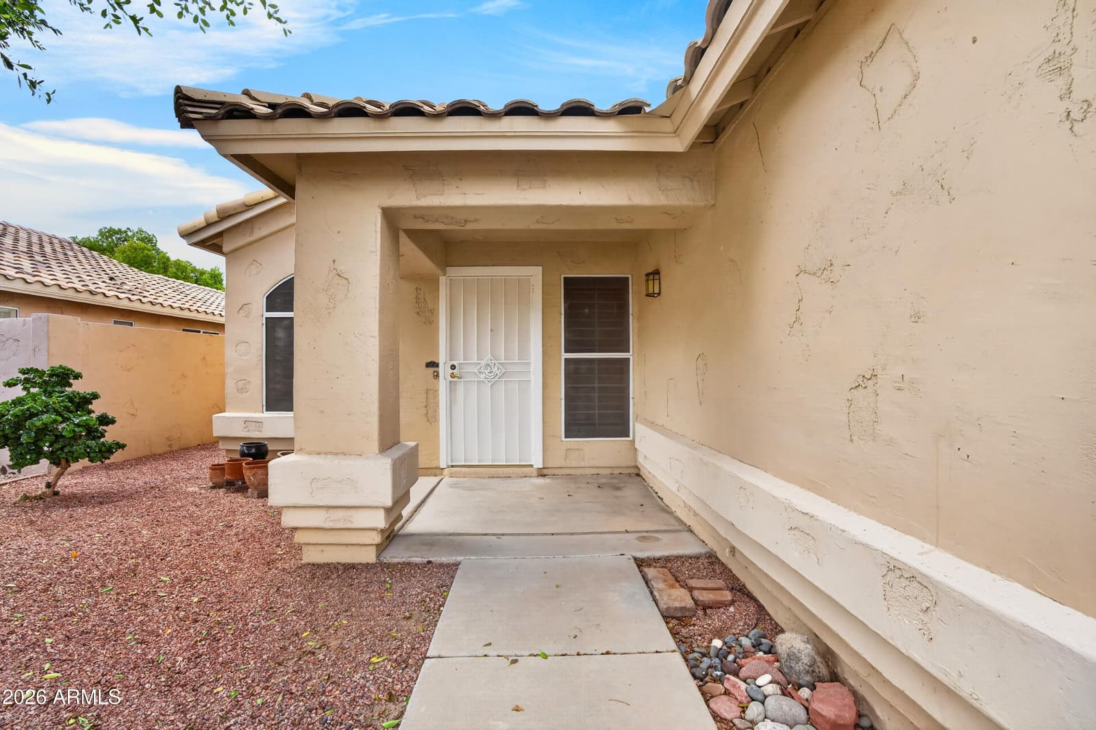 7439 W LOUISE Drive, Glendale, AZ 85310 — photo 5 of 46