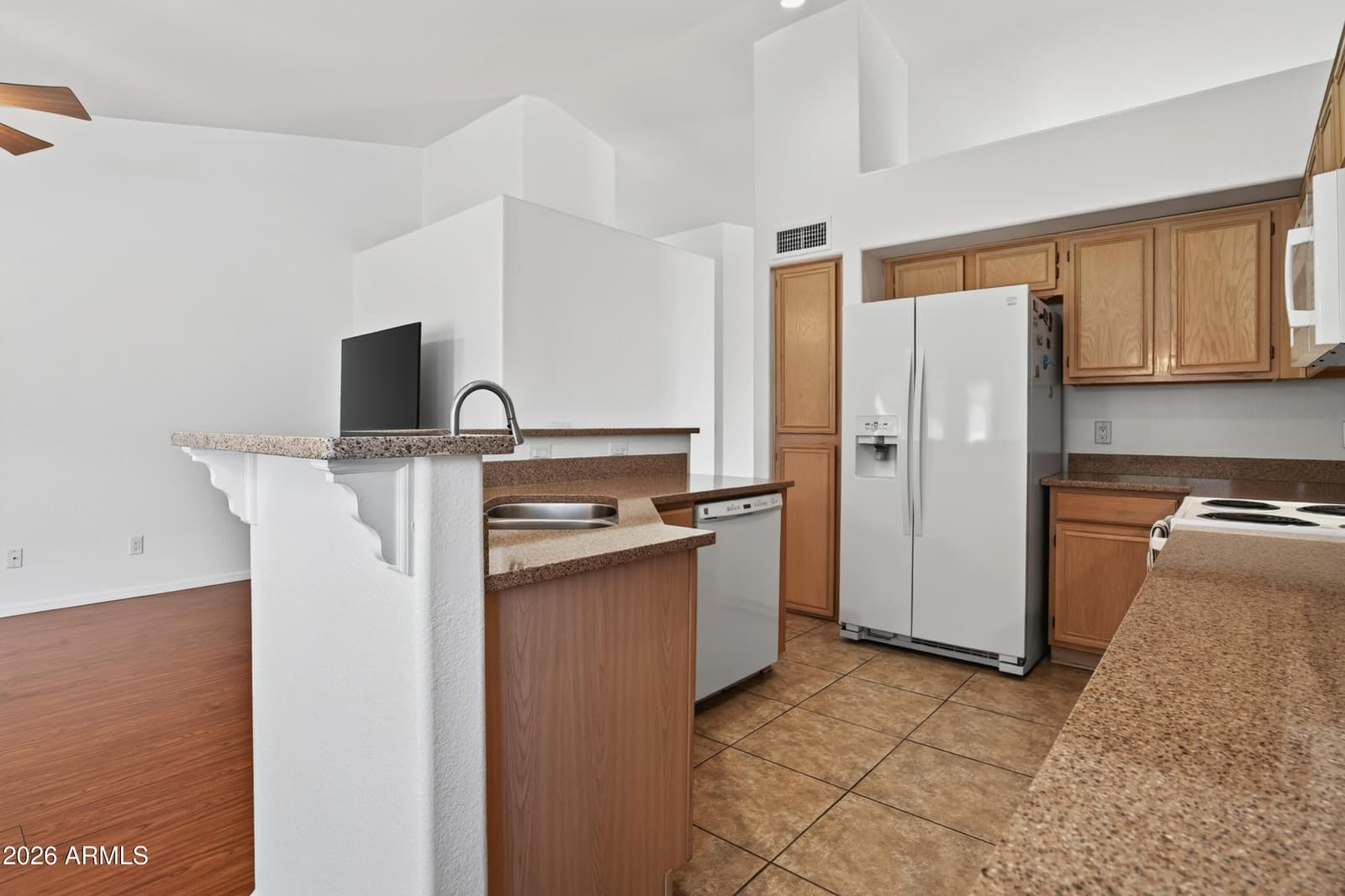 7439 W LOUISE Drive, Glendale, AZ 85310 — photo 15 of 46