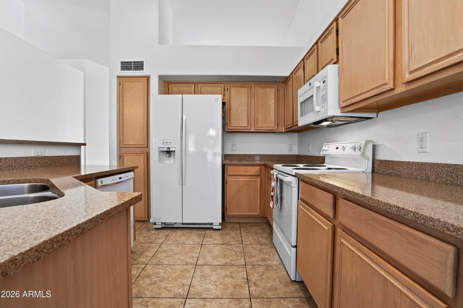 7439 W LOUISE Drive, Glendale, AZ 85310 — photo 18 of 46