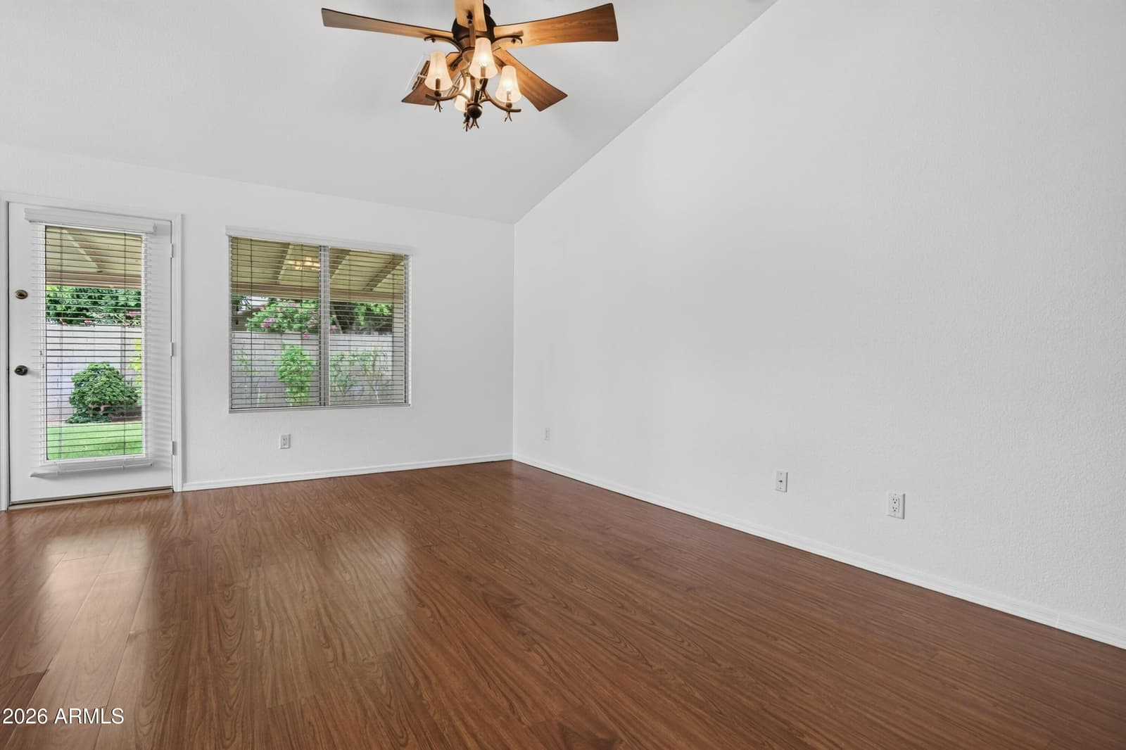 7439 W LOUISE Drive, Glendale, AZ 85310 — photo 12 of 46