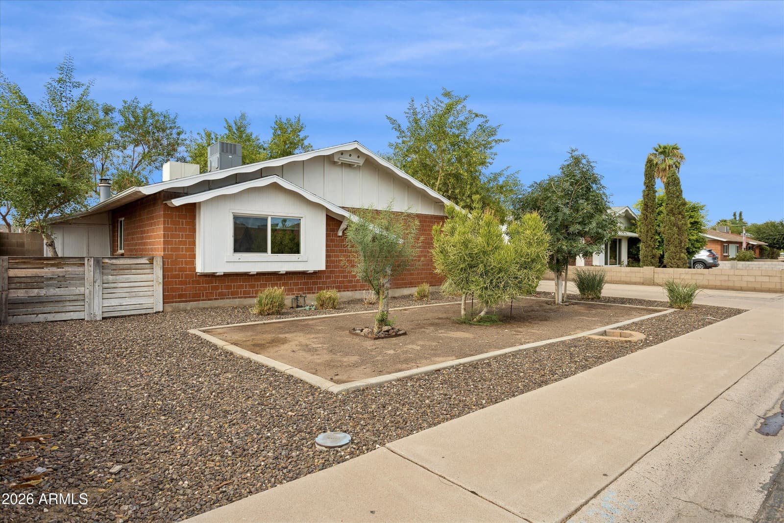4201 W TUCKEY Lane, Phoenix, AZ 85019 — photo 2 of 36