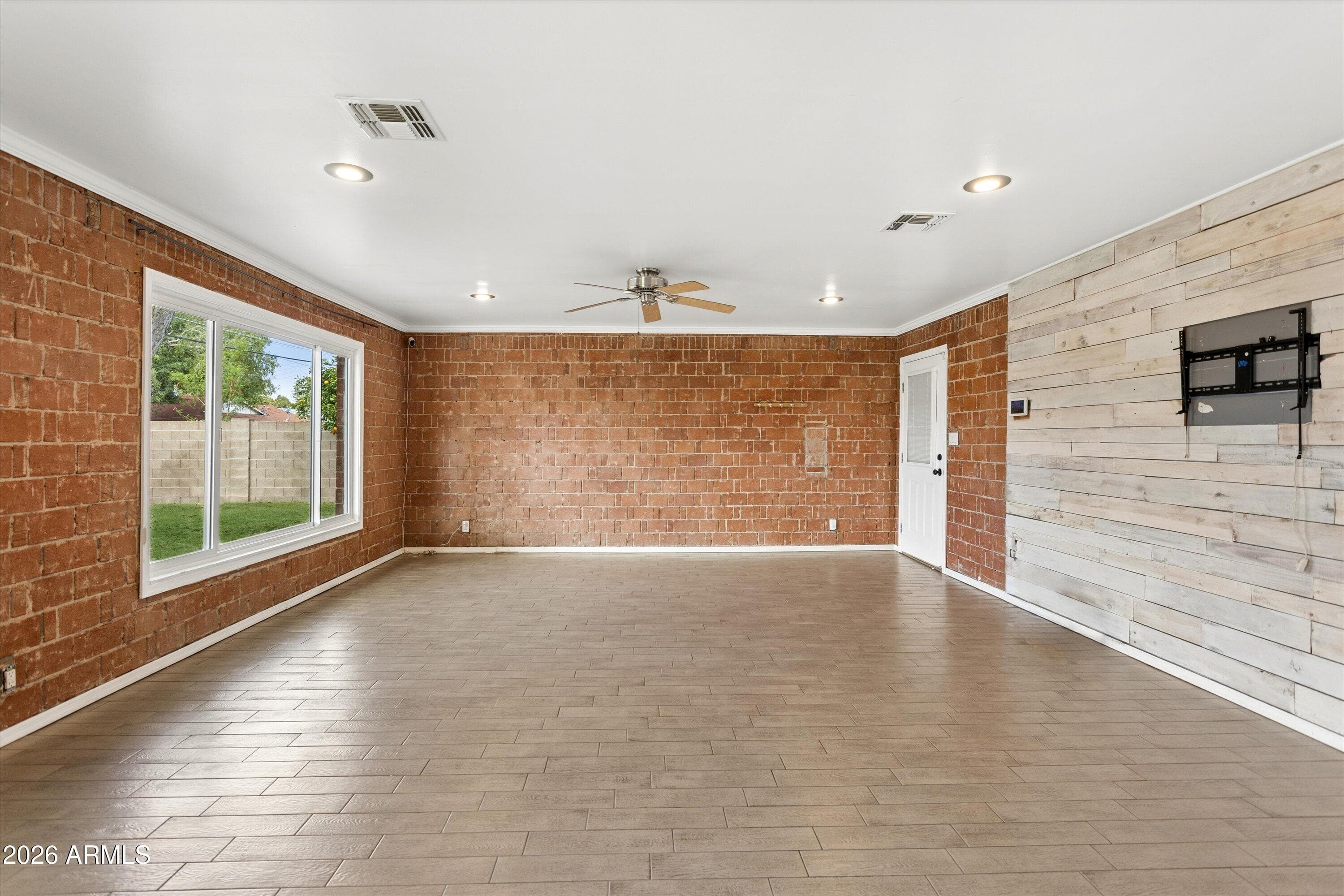 4201 W TUCKEY Lane, Phoenix, AZ 85019 — photo 13 of 36