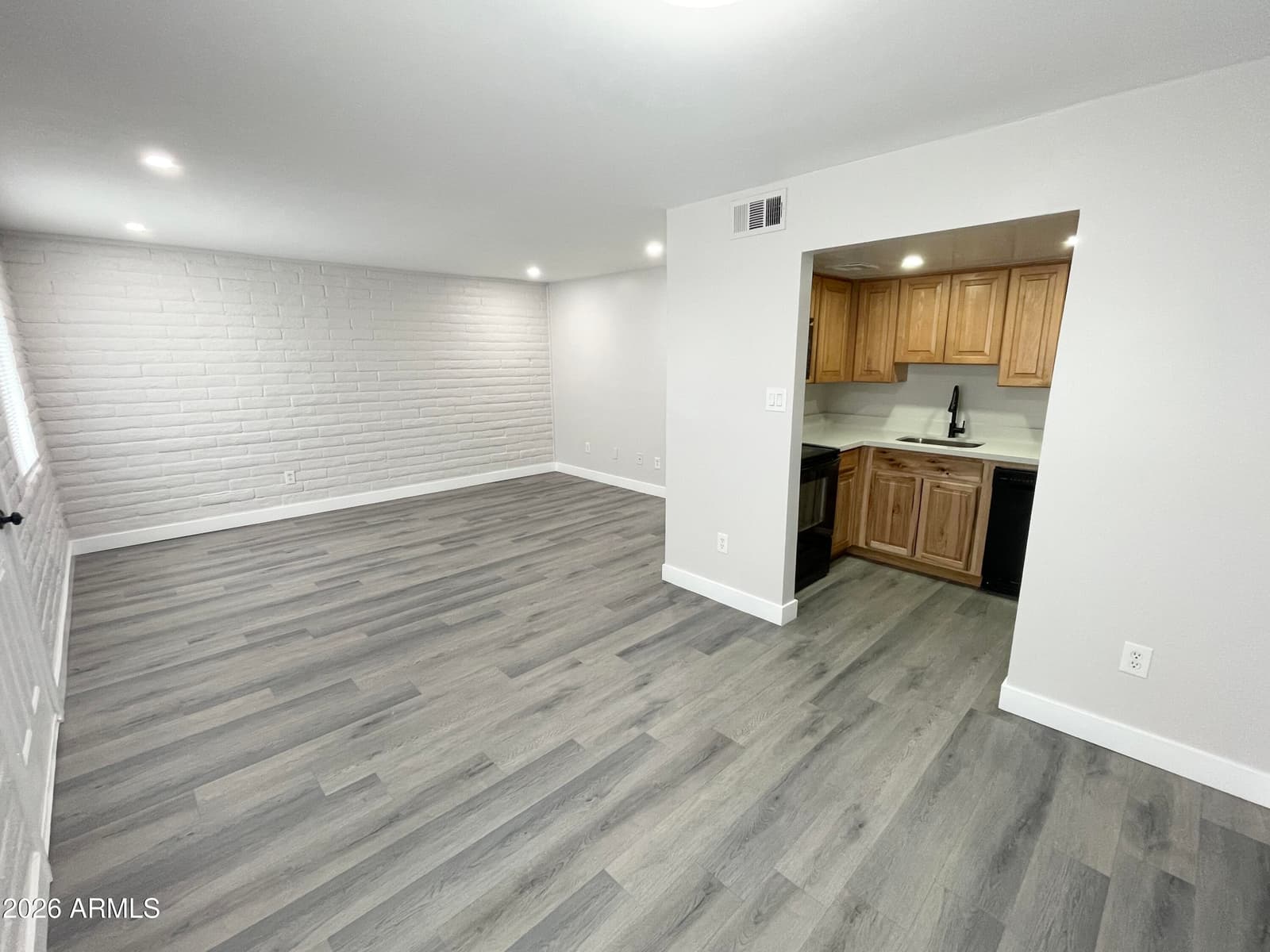 1234 N 36TH Street 203, Phoenix, AZ 85008 — photo 11 of 32