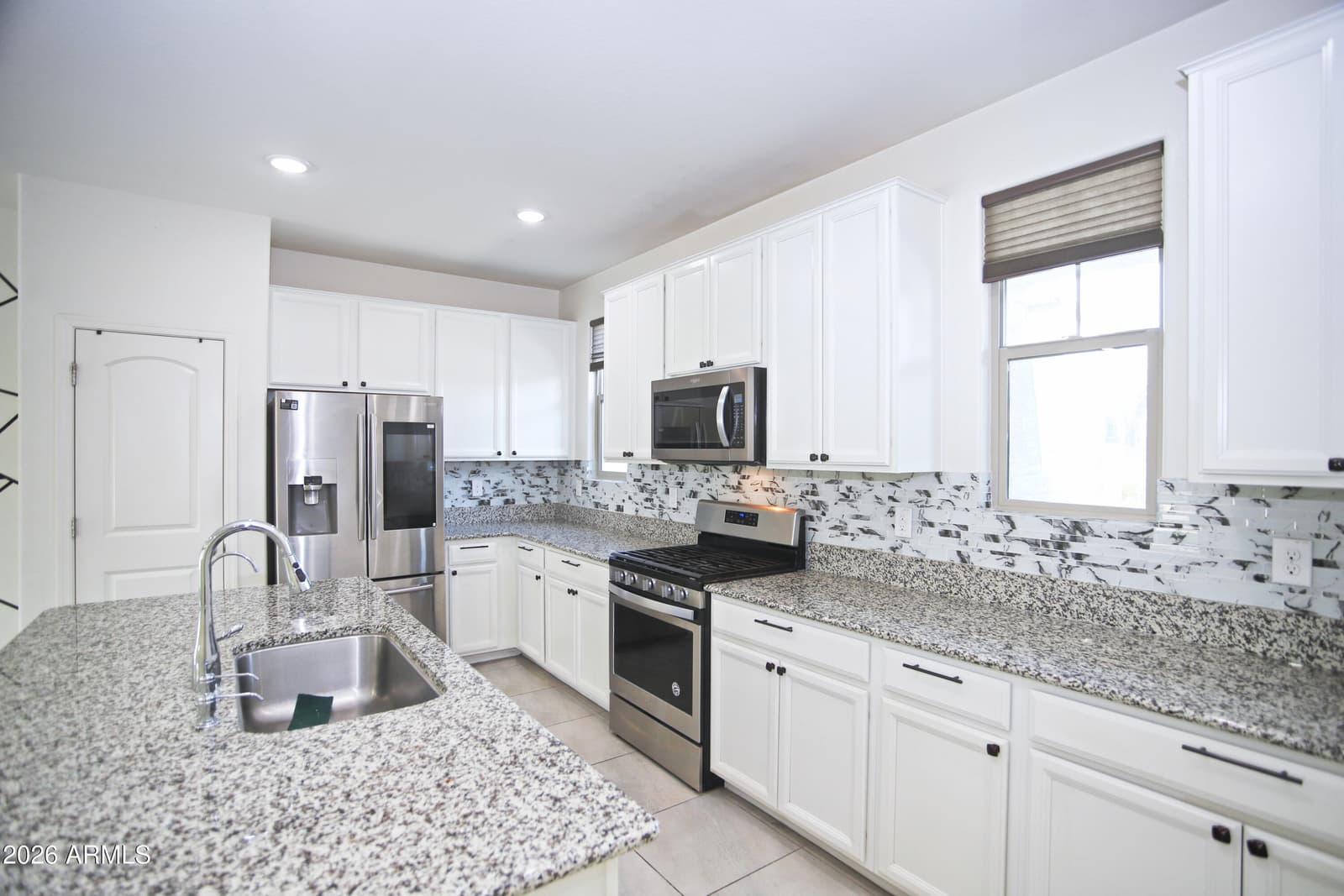 36 E CONSTITUTION Drive, Gilbert, AZ 85296 — photo 12 of 51