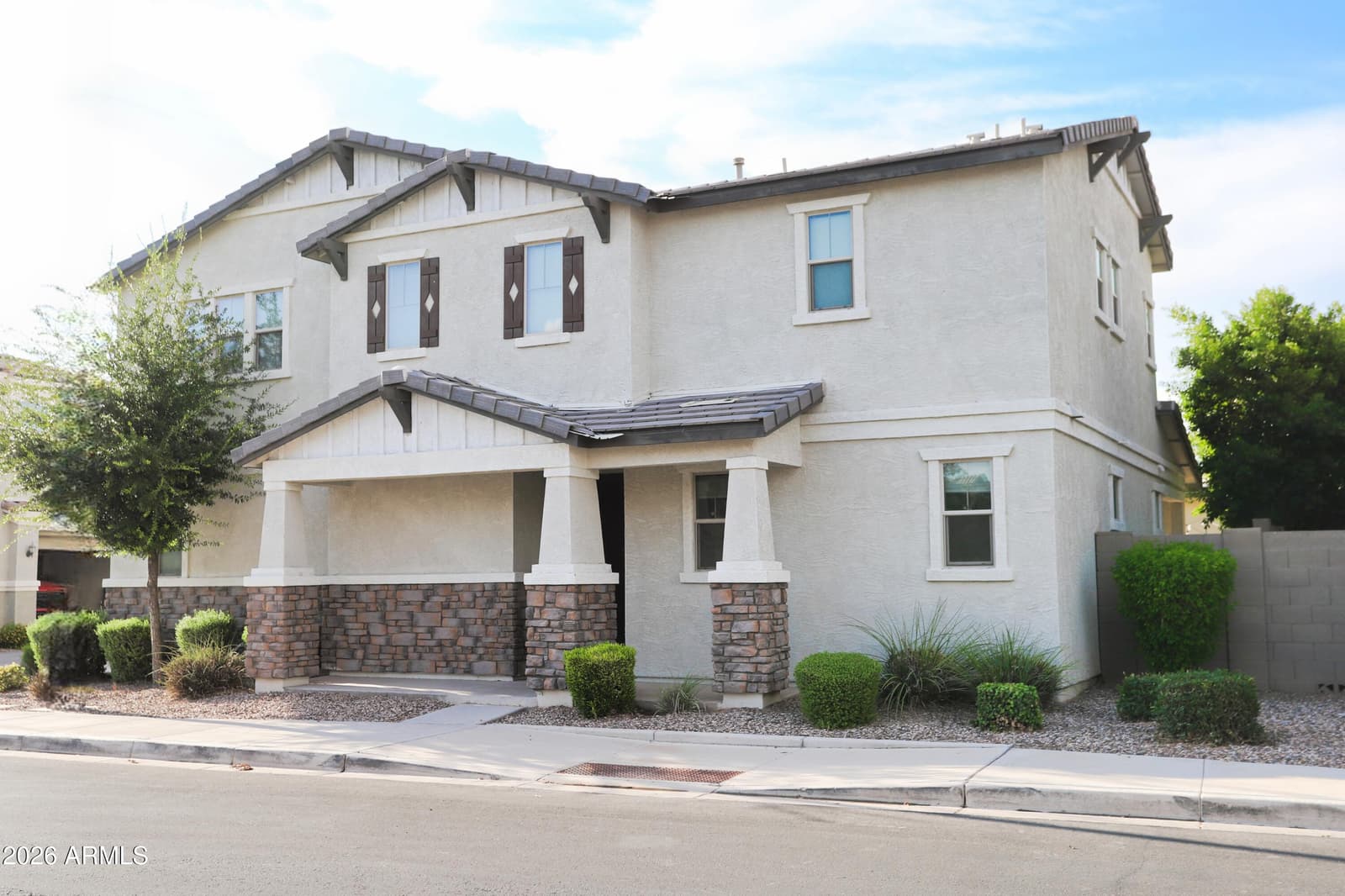36 E CONSTITUTION Drive, Gilbert, AZ 85296 — photo 2 of 51