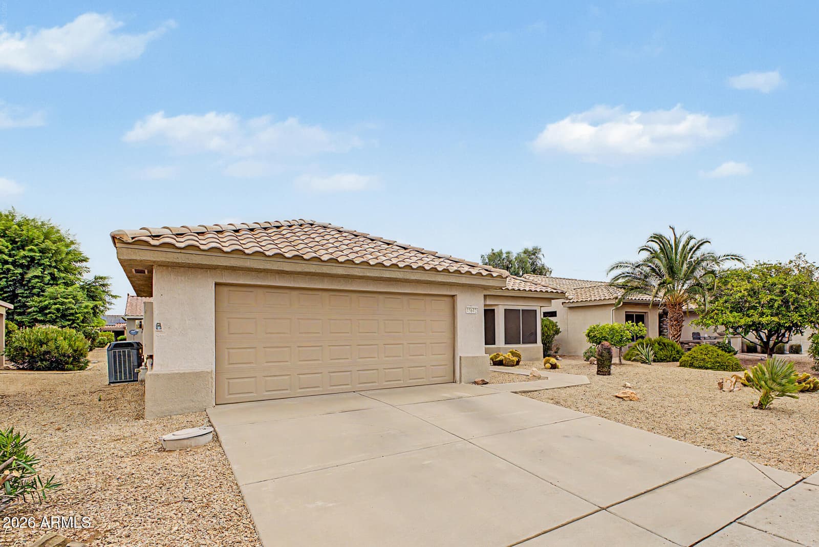 15612 W GRAND CREEK Lane, Surprise, AZ 85374 — photo 4 of 32