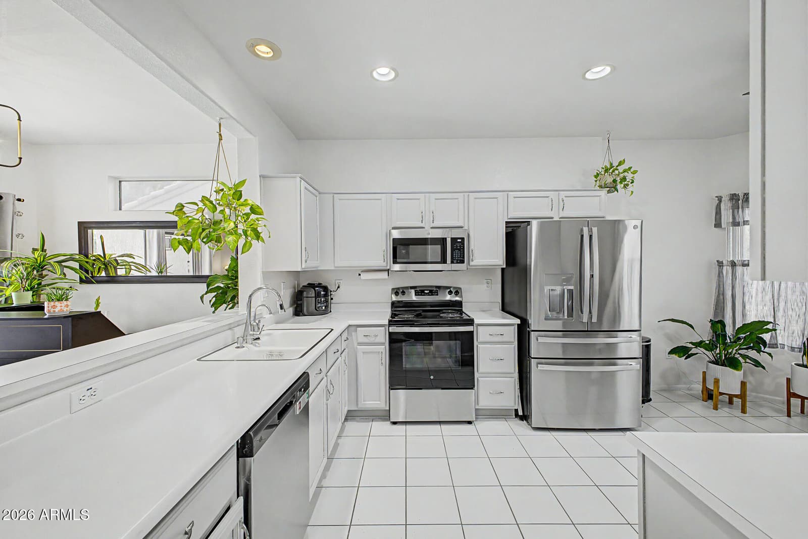 15612 W GRAND CREEK Lane, Surprise, AZ 85374 — photo 13 of 32