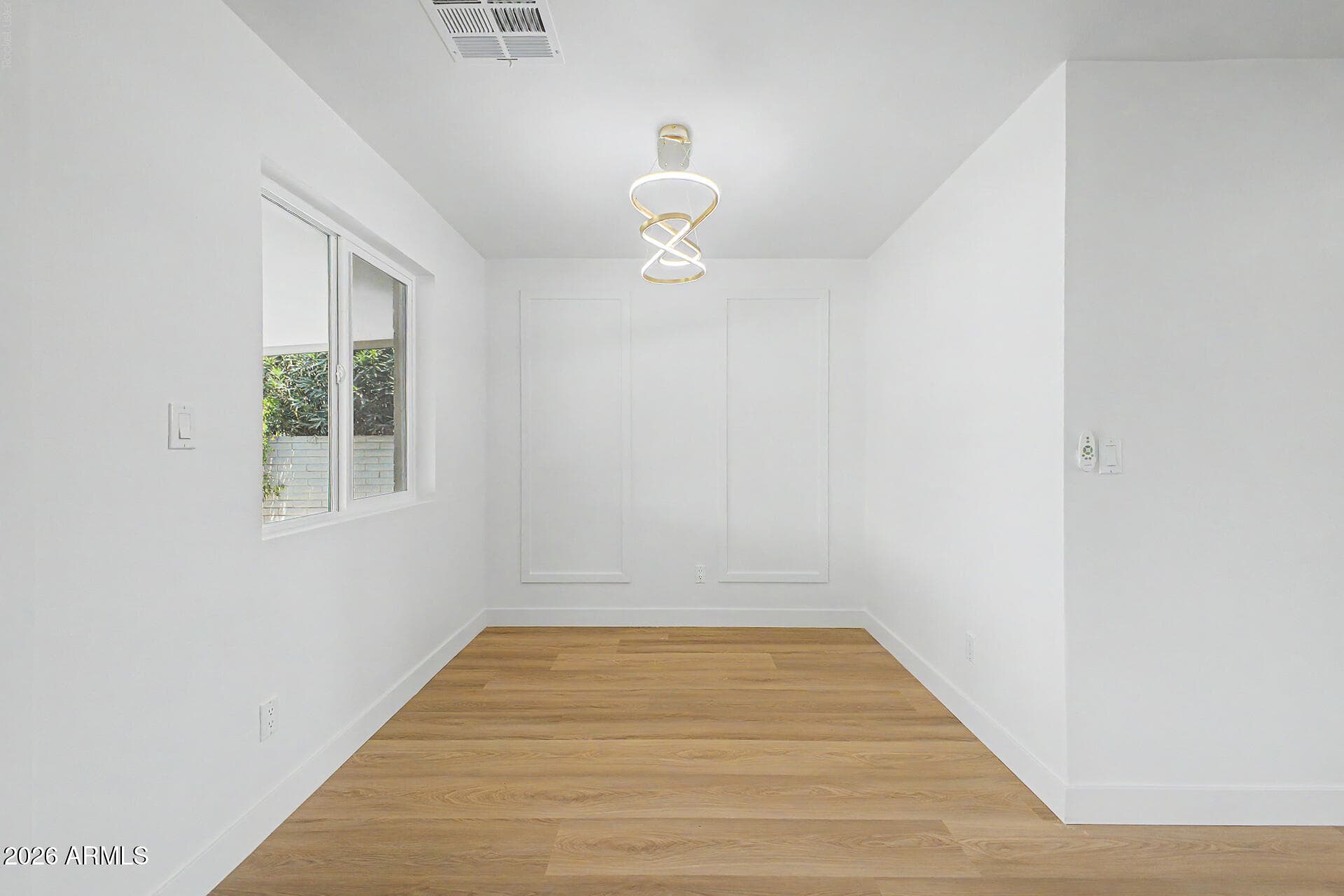 1818 W MORTEN Avenue, Phoenix, AZ 85021 — photo 10 of 29