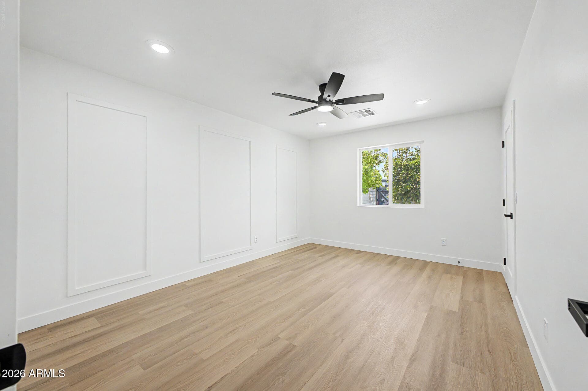 1818 W MORTEN Avenue, Phoenix, AZ 85021 — photo 14 of 29