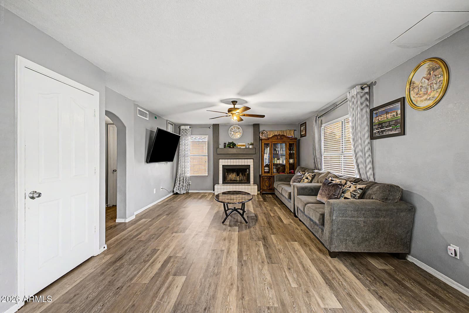 5758 W BROWN Street, Glendale, AZ 85302 — photo 11 of 44