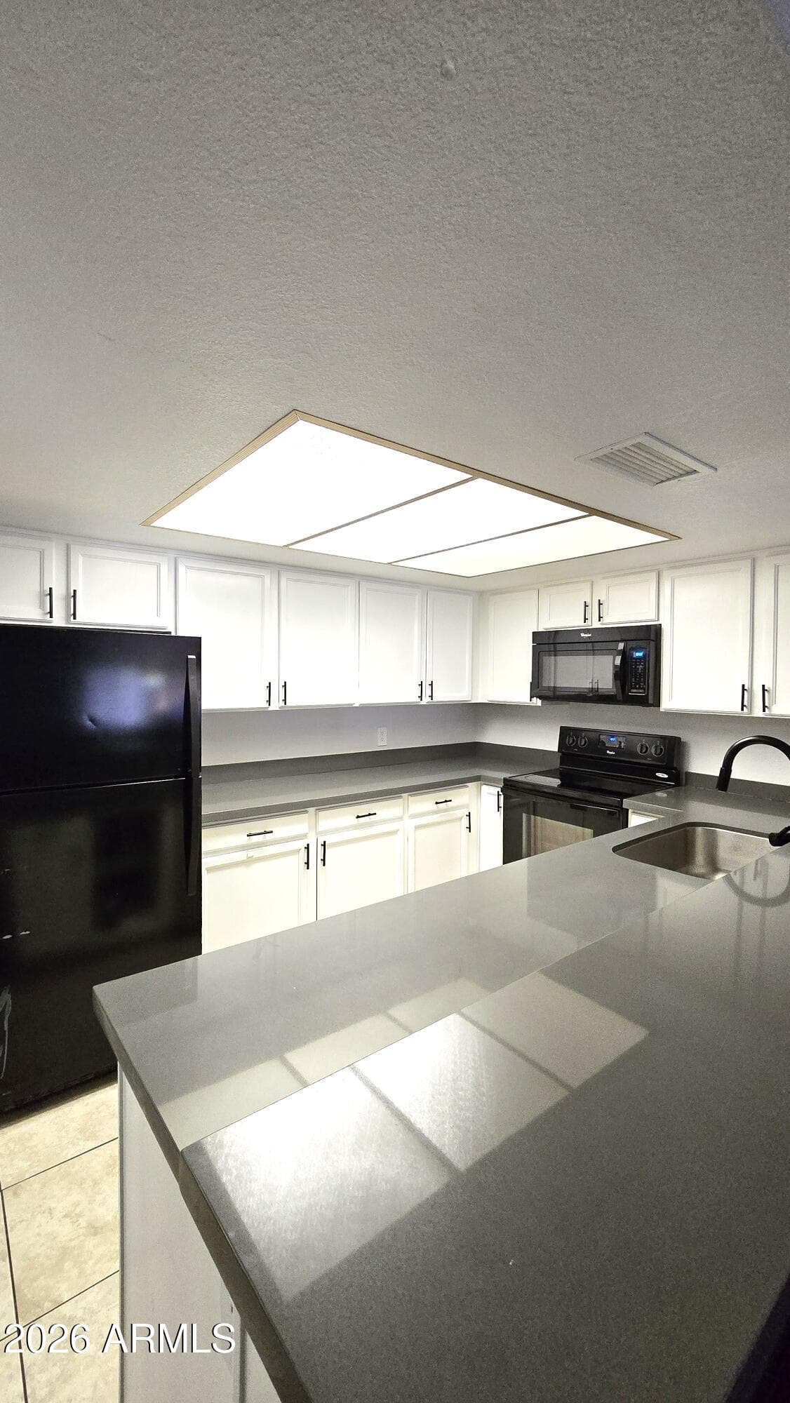 4730 W NORTHERN Avenue 1117, Glendale, AZ 85301 — photo 5 of 20