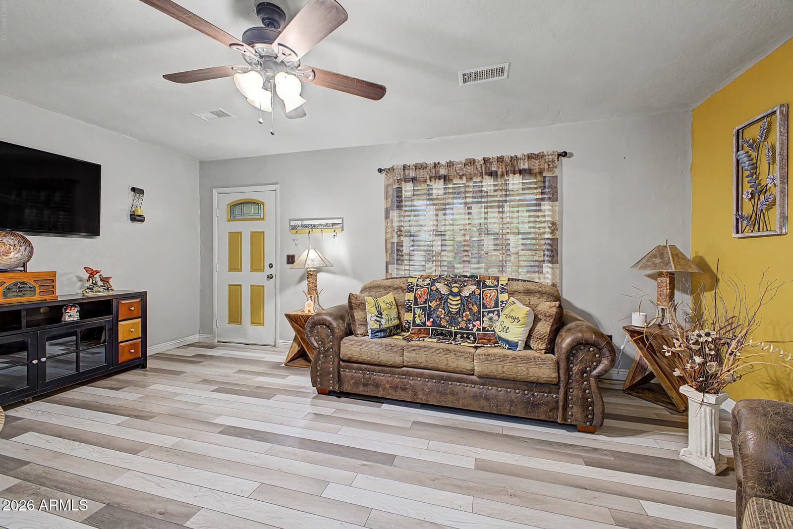 5402 W NORTHVIEW Avenue, Glendale, AZ 85301 — photo 5 of 36