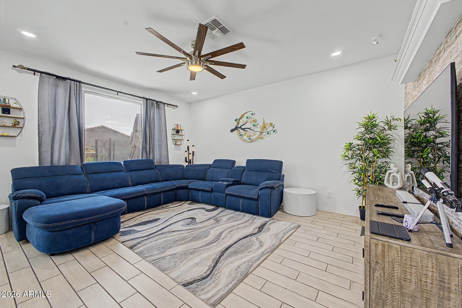 12333 W KALER Drive, Glendale, AZ 85307 — photo 3 of 37