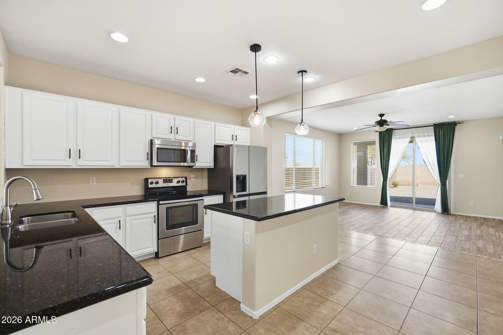 38619 N REYNOSA Drive, San Tan Valley, AZ 85140 — photo 14 of 40