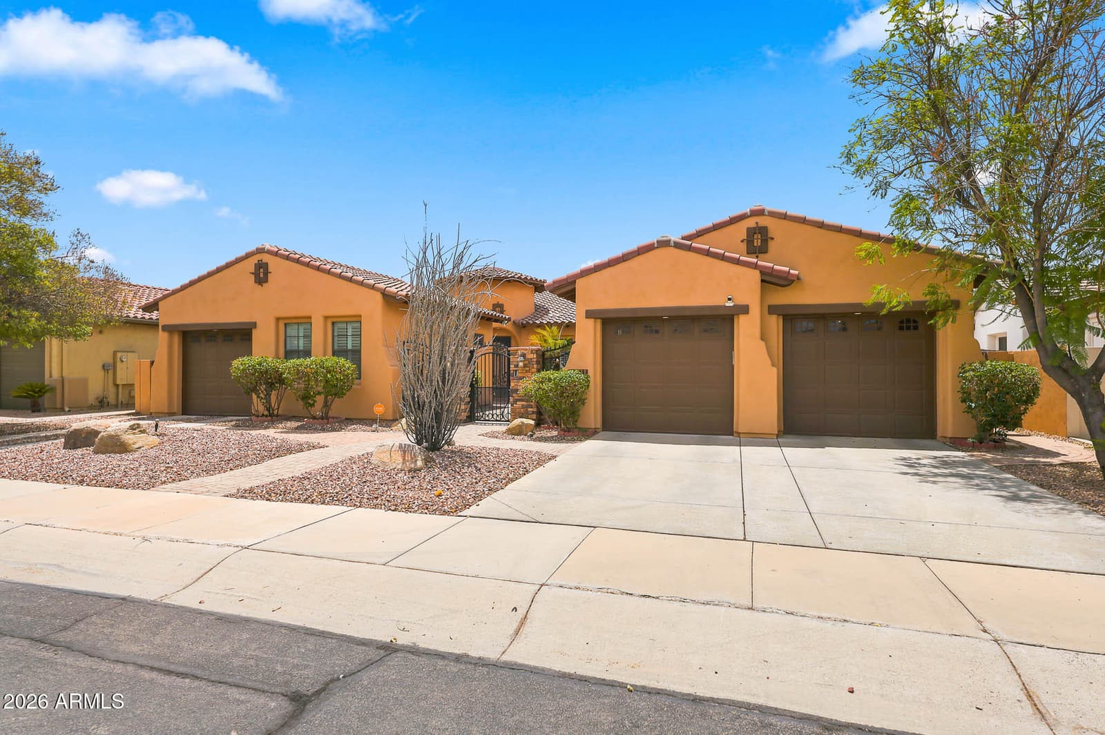 14545 W SHERIDAN Street, Goodyear, AZ 85395 — photo 3 of 60