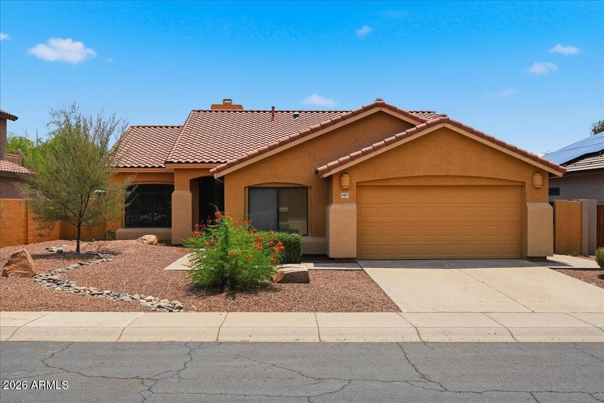 4307 E WILLIAMS Drive, Phoenix, AZ 85050 — photo 2 of 48