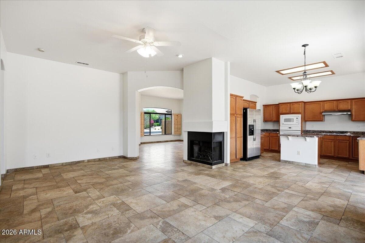 4307 E WILLIAMS Drive, Phoenix, AZ 85050 — photo 13 of 48