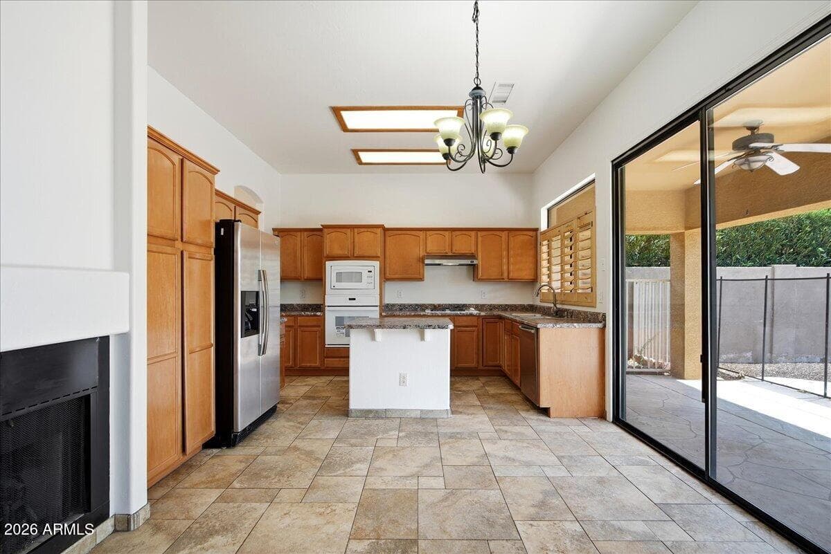 4307 E WILLIAMS Drive, Phoenix, AZ 85050 — photo 15 of 48