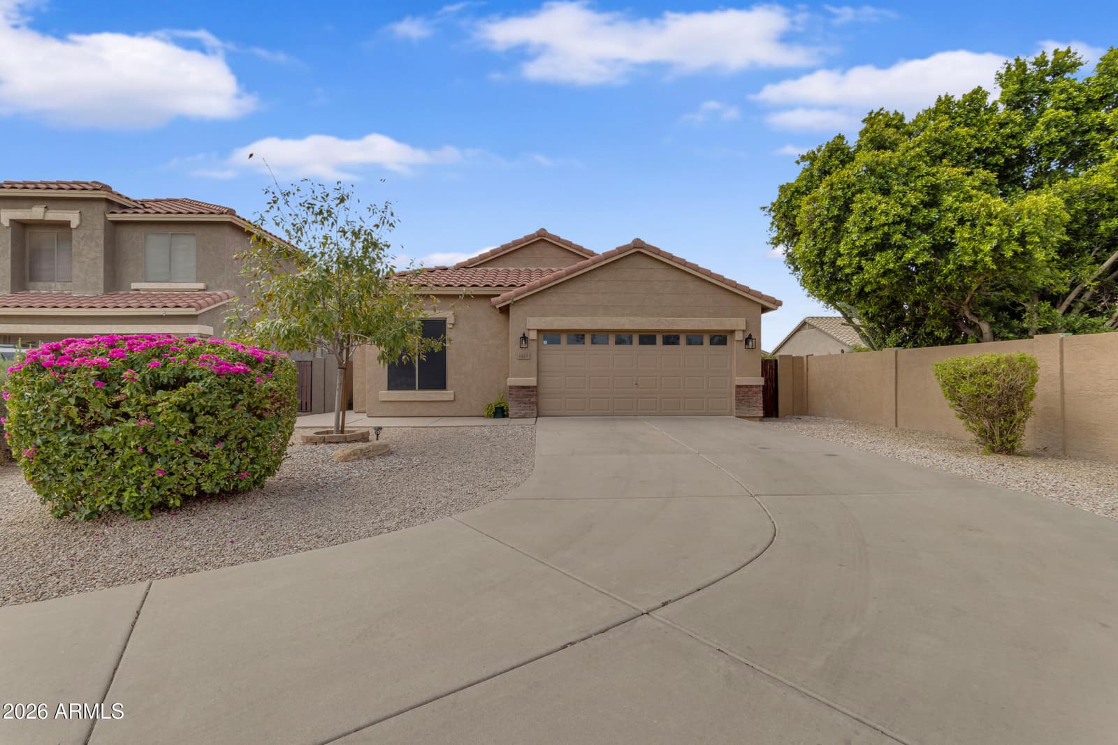 1121 E RANCH Court, Gilbert, AZ 85296 — photo 1 of 38