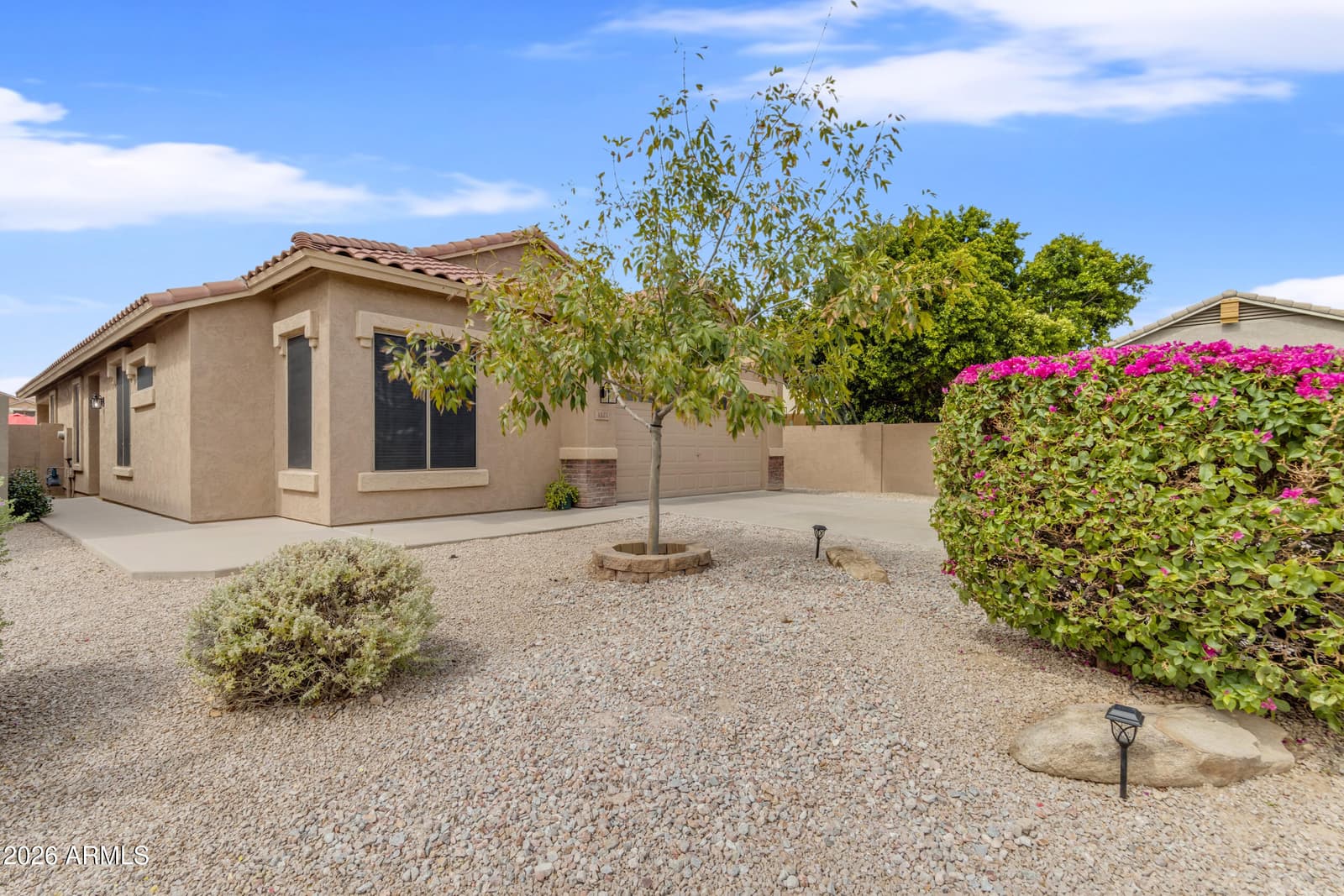1121 E RANCH Court, Gilbert, AZ 85296 — photo 3 of 38