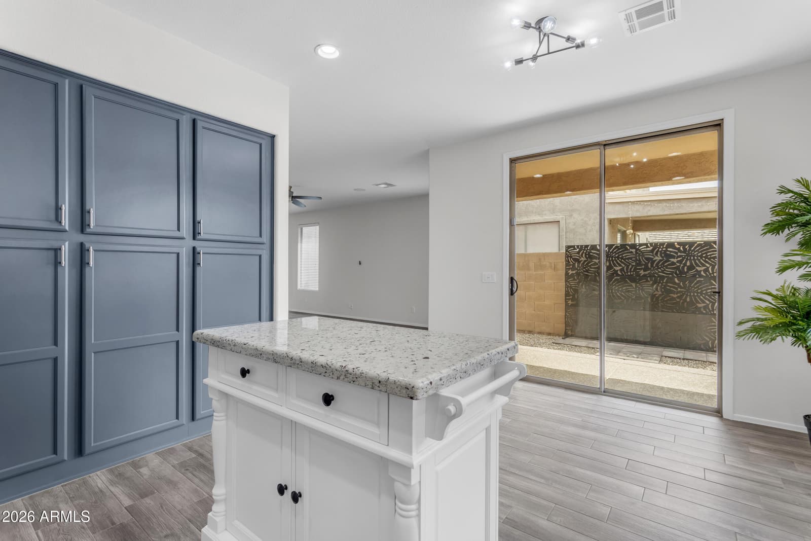1121 E RANCH Court, Gilbert, AZ 85296 — photo 12 of 38