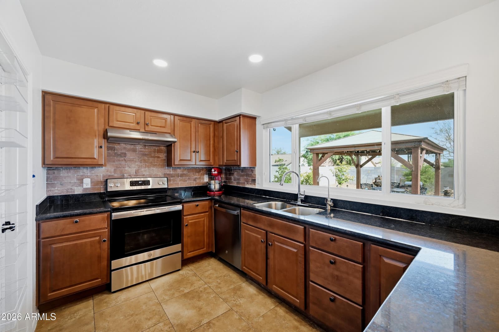 4108 E SUNLAND Avenue, Phoenix, AZ 85040 — photo 11 of 44