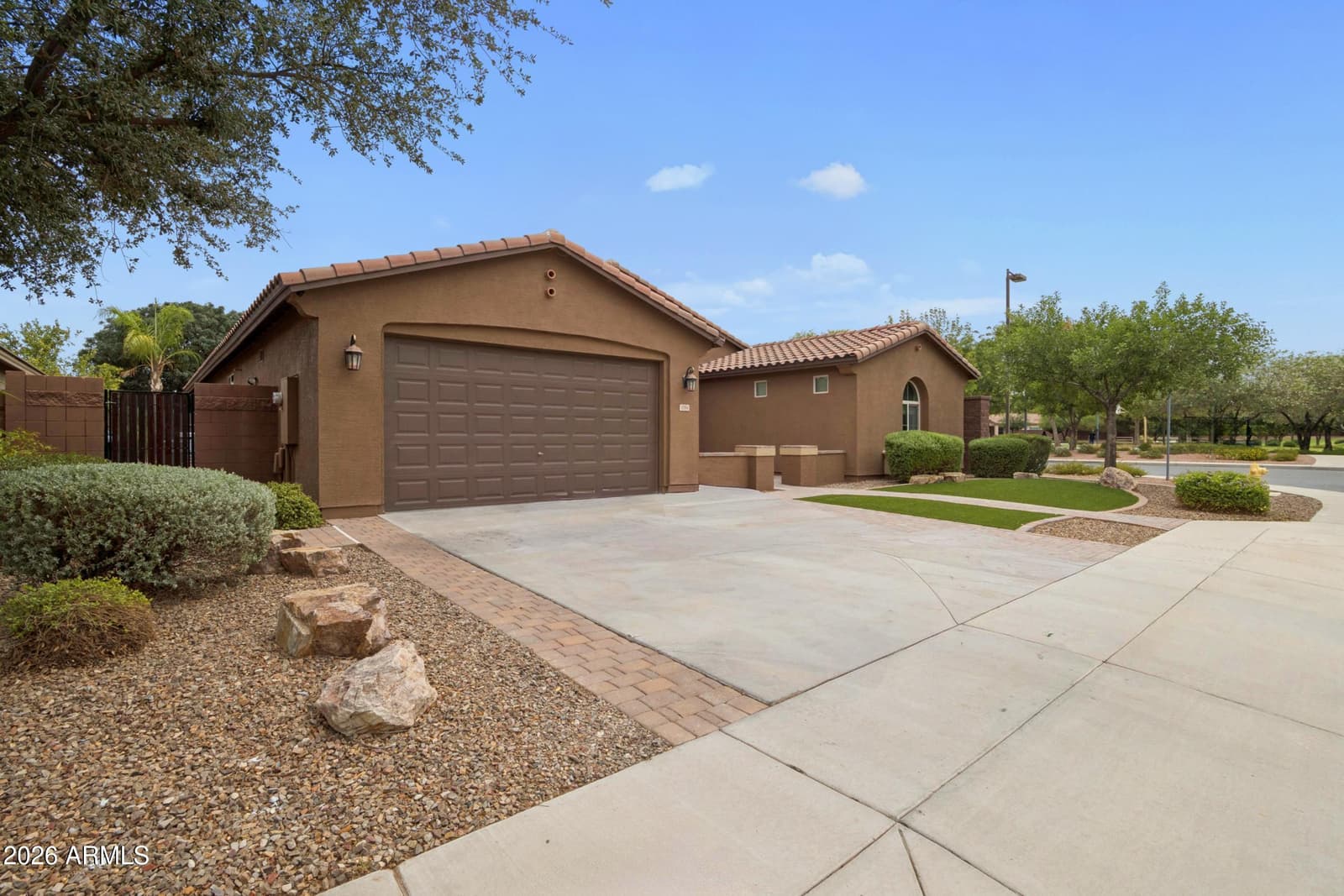 1084 W FEVER TREE Avenue, Queen Creek, AZ 85140 — photo 4 of 55