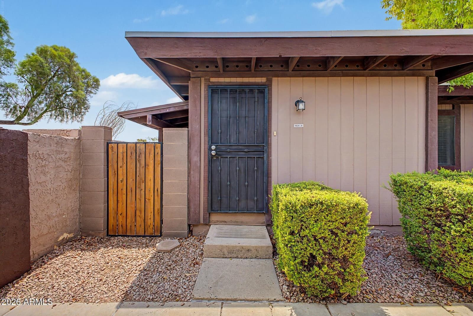 924 S HACIENDA Drive A, Tempe, AZ 85281 — photo 3 of 35