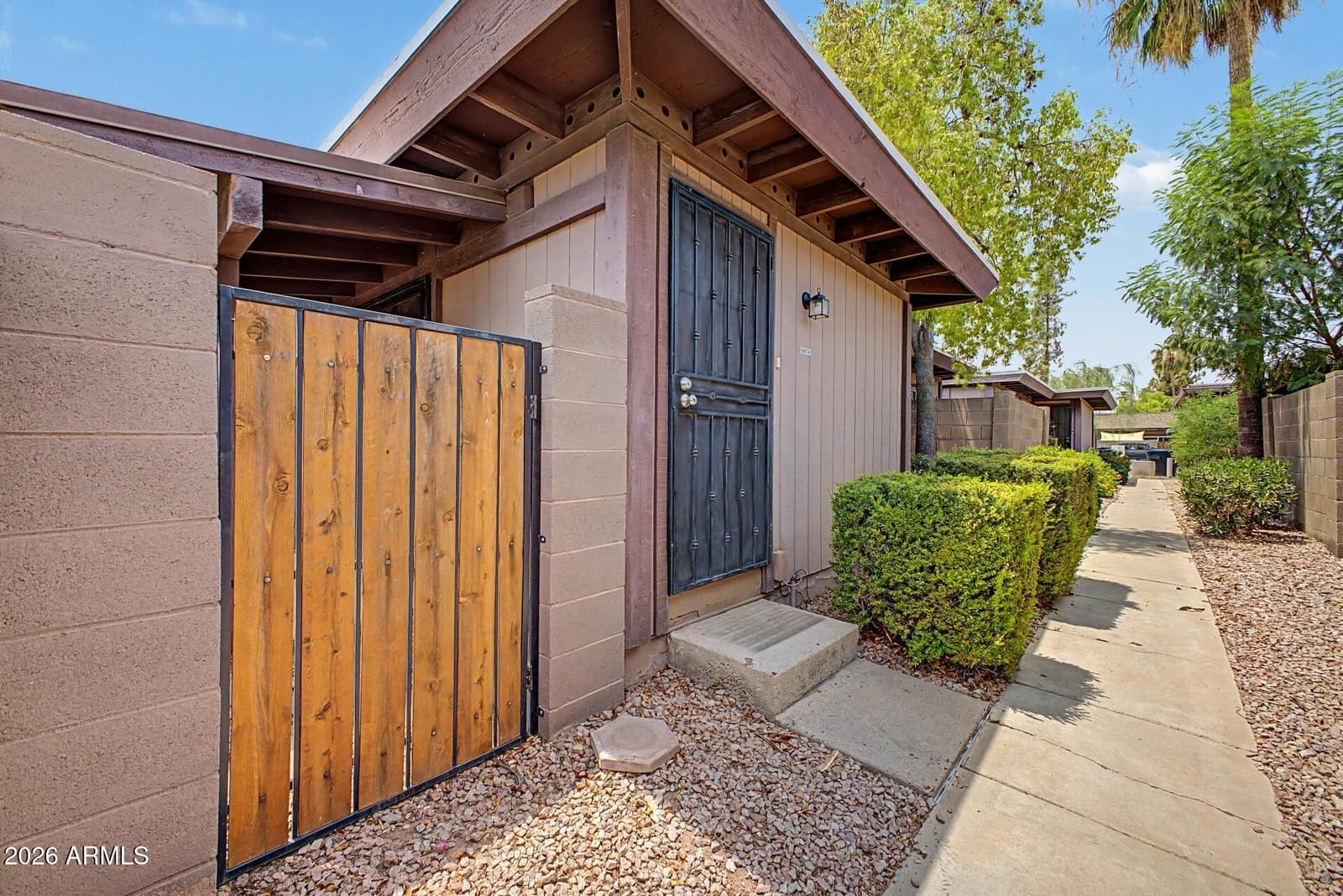 924 S HACIENDA Drive A, Tempe, AZ 85281 — photo 4 of 35