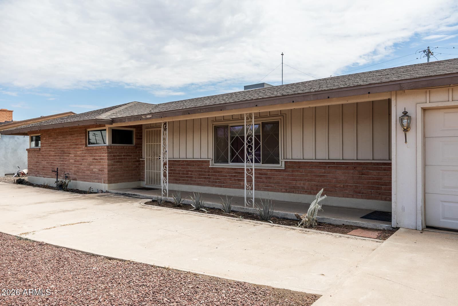 303 E MARKLEY Drive, Casa Grande, AZ 85122 — photo 5 of 61