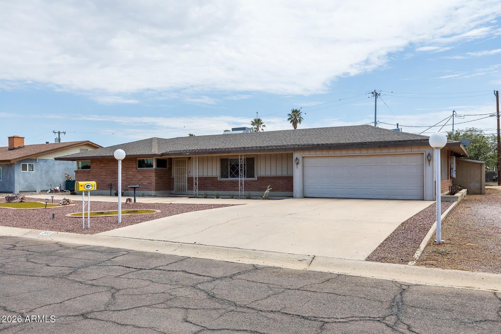 303 E MARKLEY Drive, Casa Grande, AZ 85122 — photo 7 of 61