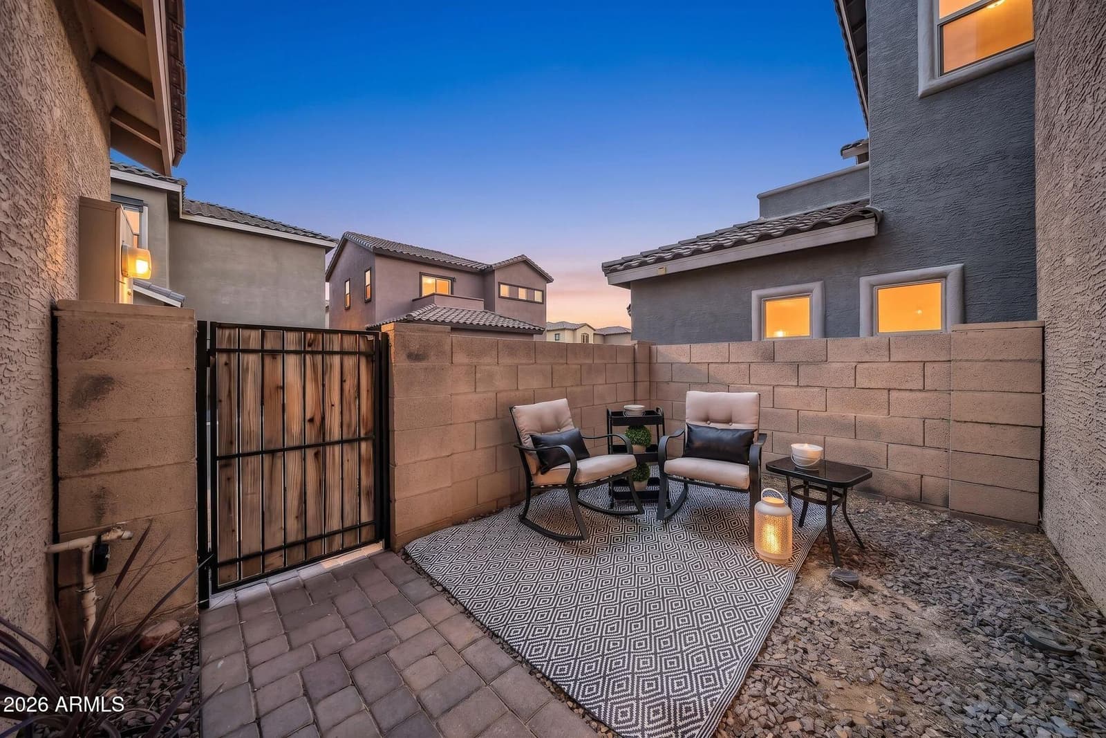 1809 W MINTON Street, Phoenix, AZ 85041 — photo 5 of 19