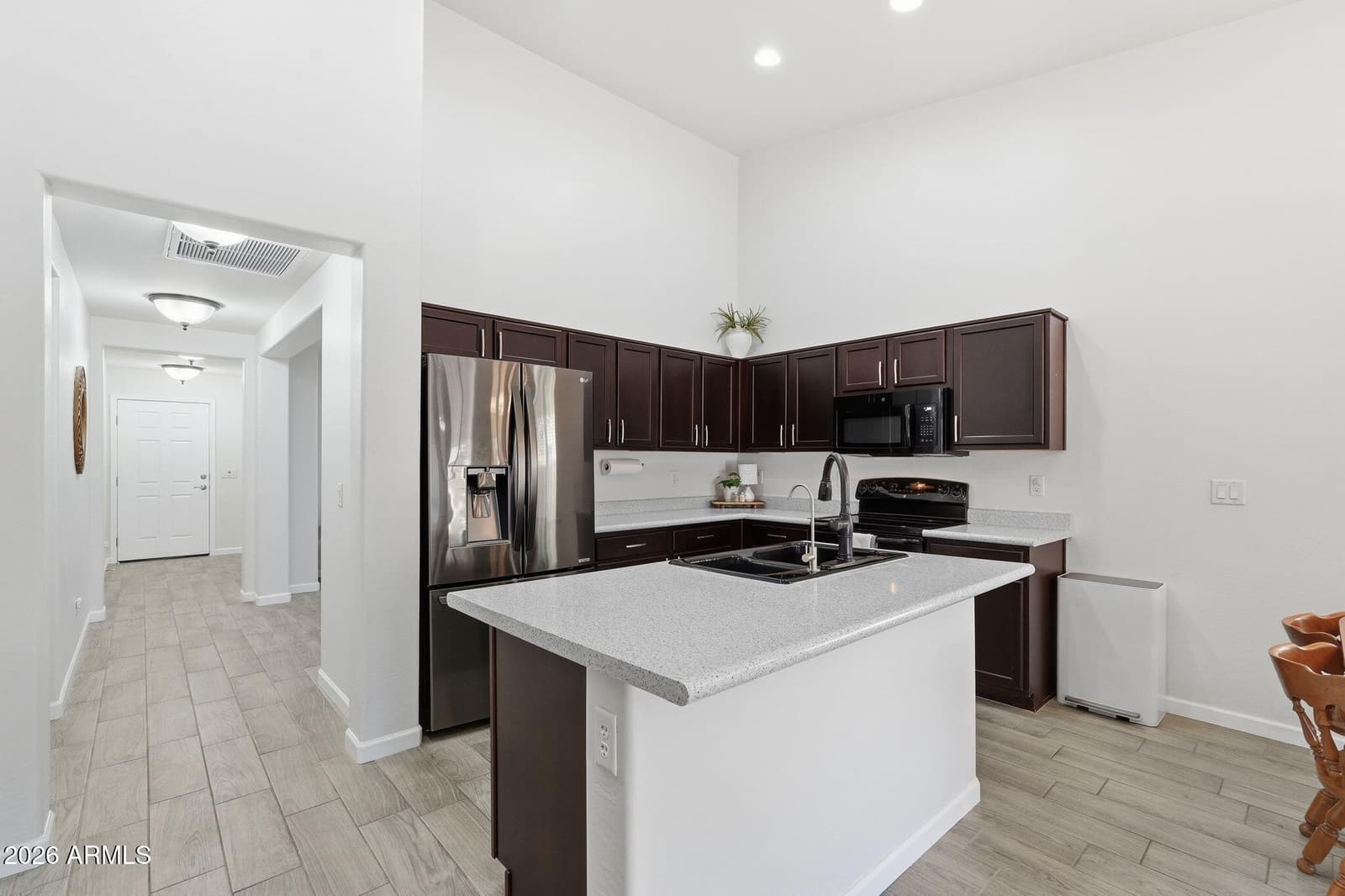 1491 E LAKEVIEW Drive, San Tan Valley, AZ 85143 — photo 15 of 36