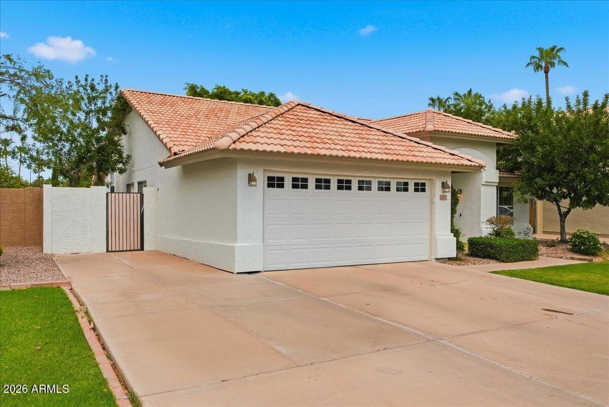 50 N COBBLESTONE Street, Gilbert, AZ 85234 — photo 4 of 57