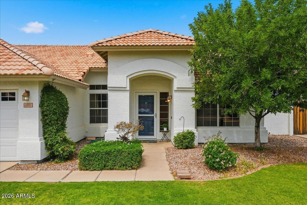 50 N COBBLESTONE Street, Gilbert, AZ 85234 — photo 3 of 57