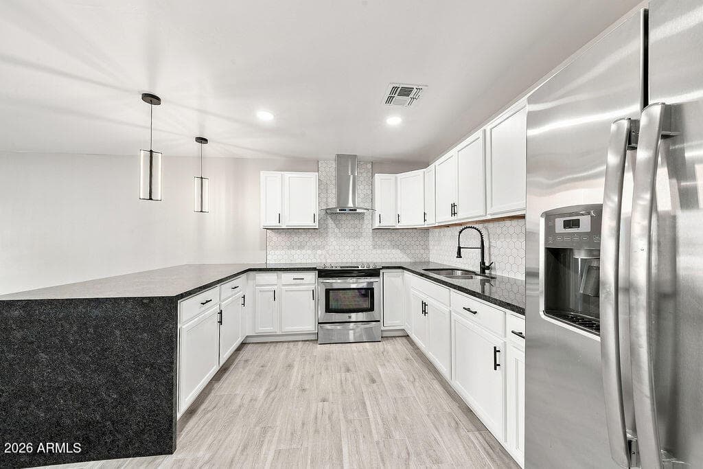 5534 N 31ST Drive, Phoenix, AZ 85017 — photo 3 of 10