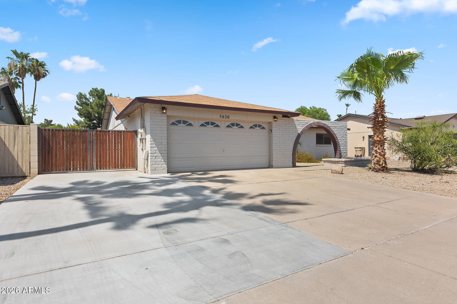 5620 W HEARN Road, Glendale, AZ 85306 — photo 7 of 54