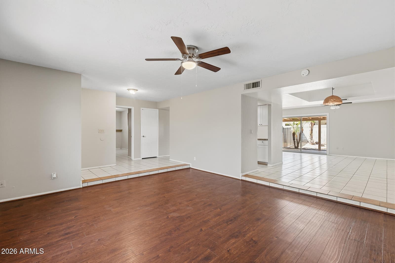 5620 W HEARN Road, Glendale, AZ 85306 — photo 11 of 54